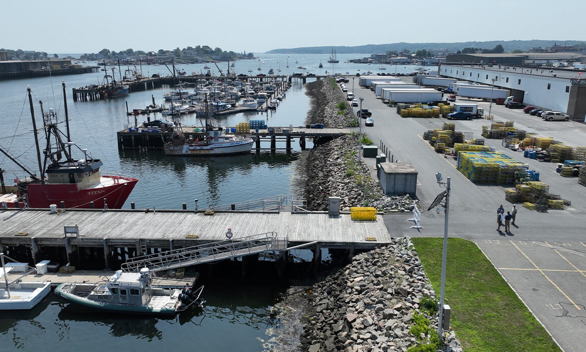 Meet Local Commercial Fishermen background image